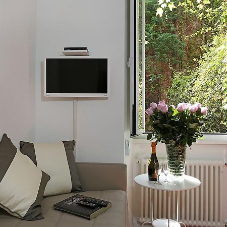 Domus Croce Bed & Breakfast Rome Exterior photo