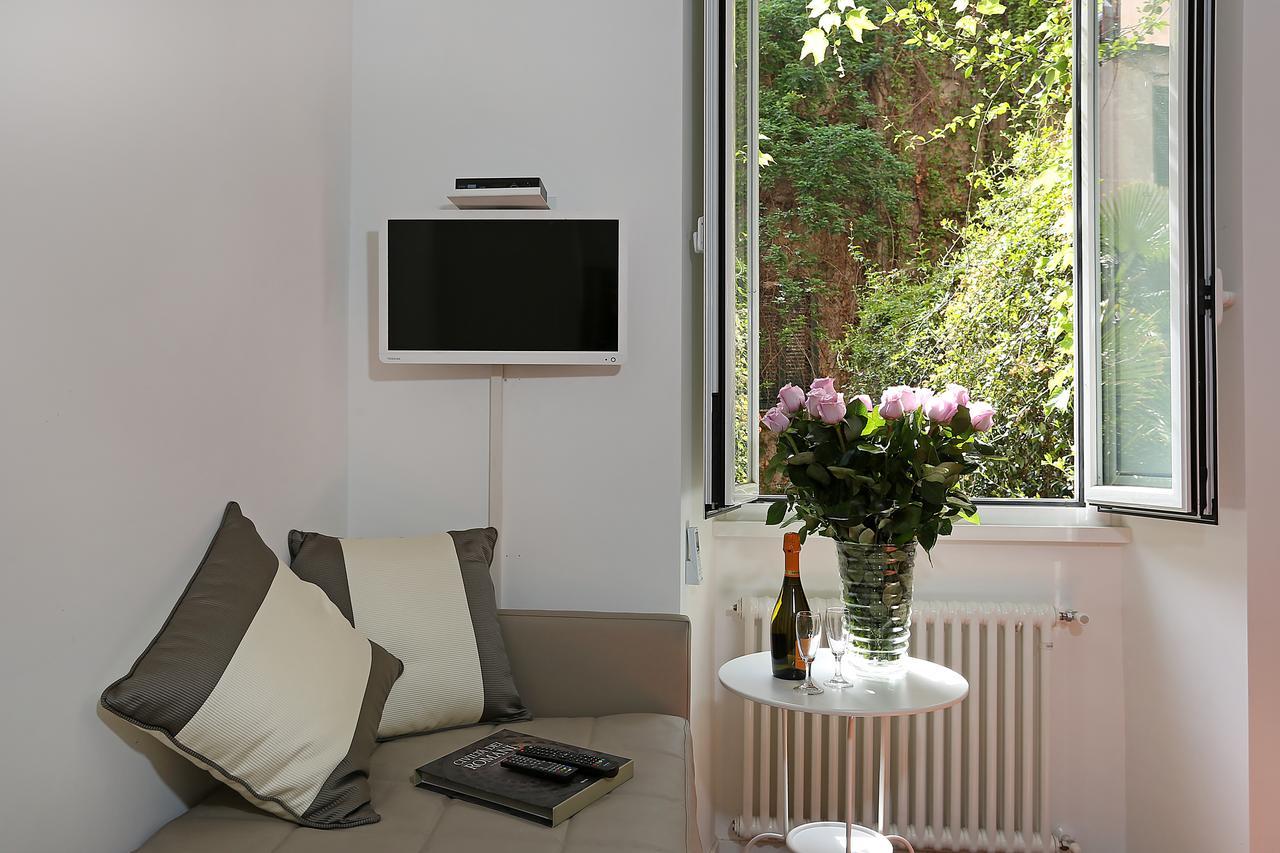 Domus Croce Bed & Breakfast Rome Exterior photo